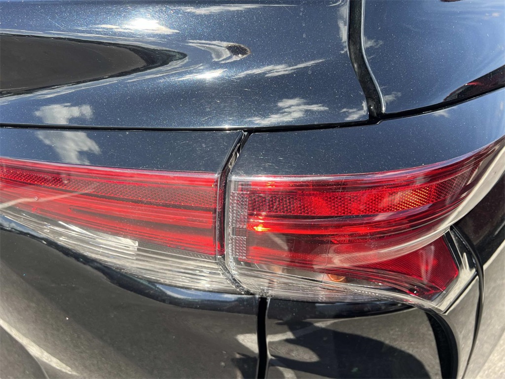 2022 Toyota Sienna LE photo 12