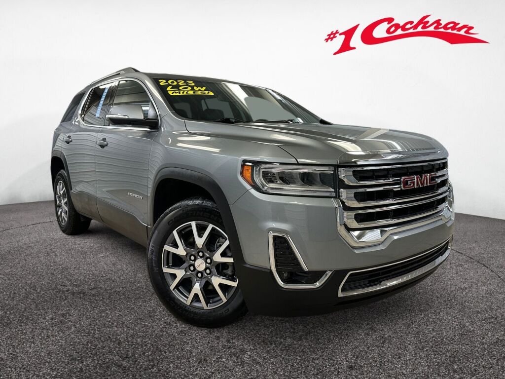 2023 GMC Acadia SLT's photo
