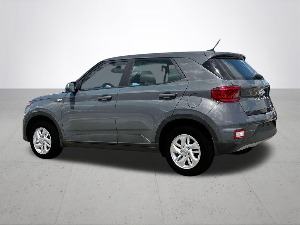 2025 Hyundai Venue SE photo 4