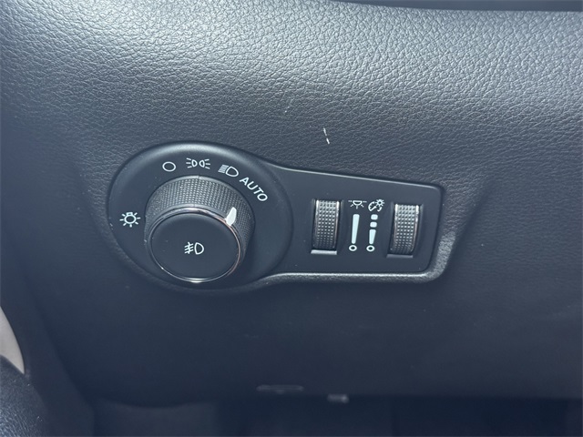 2023 Jeep Compass Limited photo 23