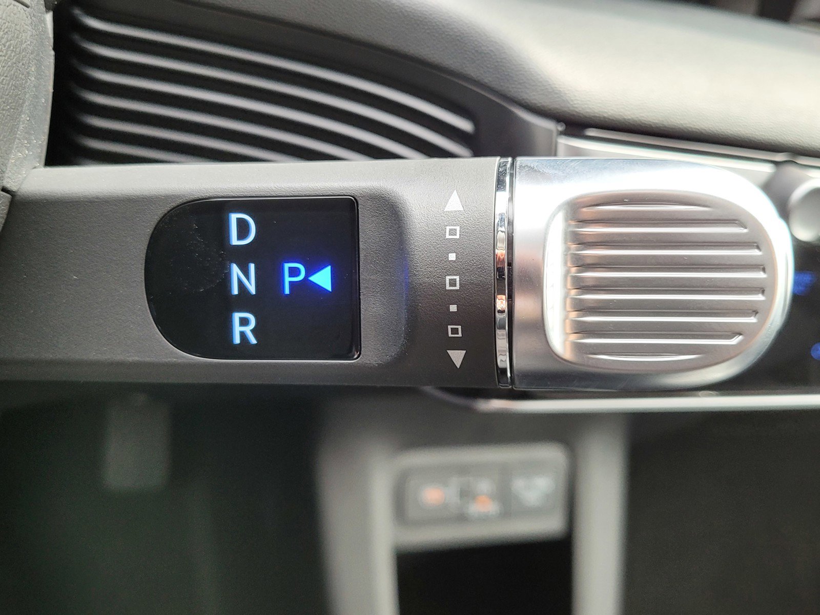 2025 Hyundai Ioniq 5 SE Standard Range photo 10