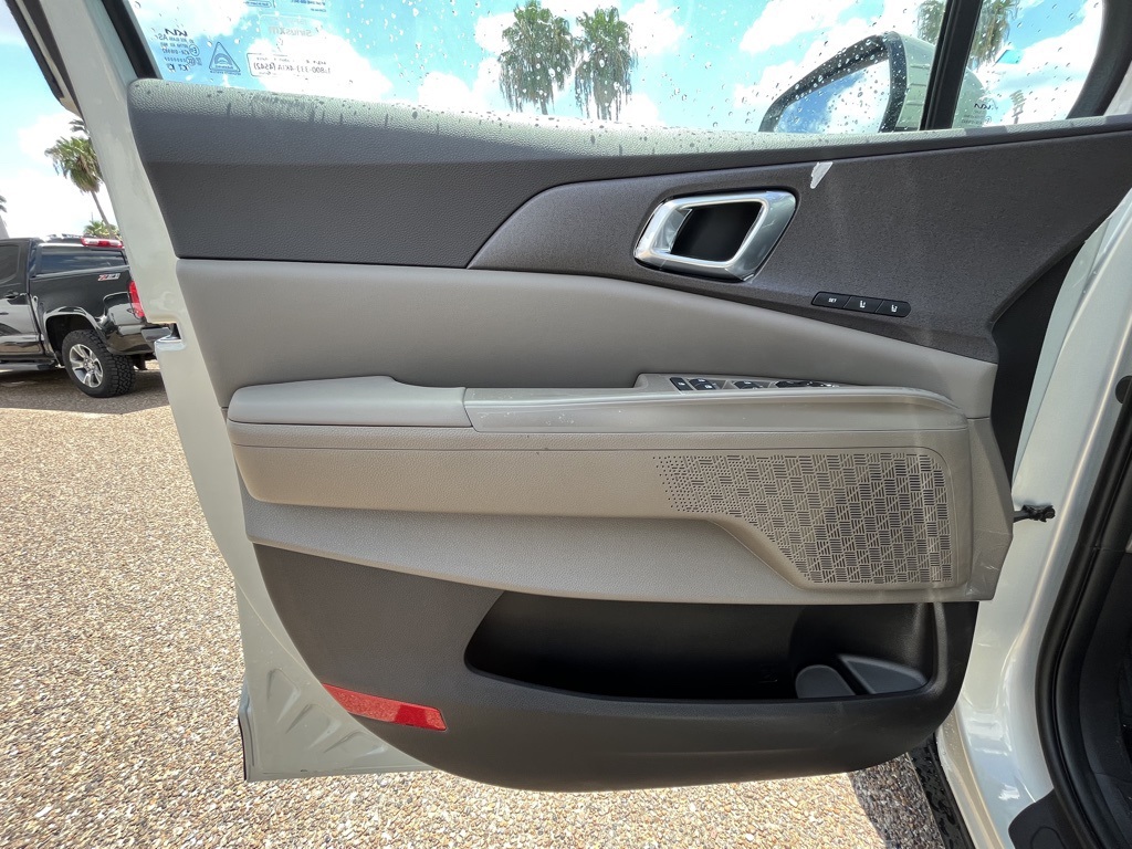2026 Kia Carnival EX photo 15
