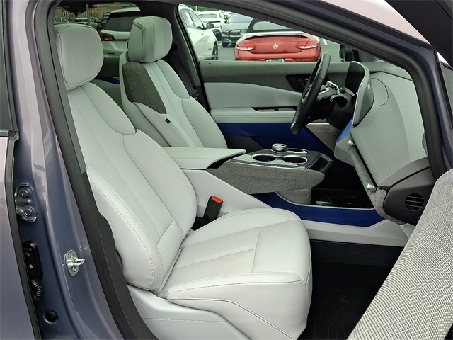 2025 Cadillac Optiq Luxury photo 17