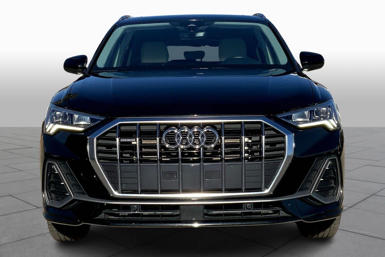 2025 Audi Q3 S line Premium photo 3