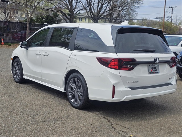 2026 Honda Odyssey Touring photo 4