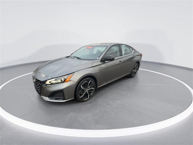 2024 Nissan Altima 2.5 SR photo 4