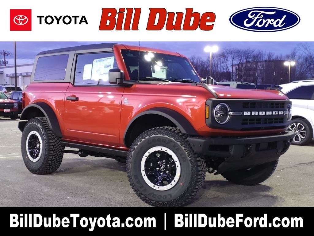 2024 Ford Bronco 2-Door Black Diamond's photo