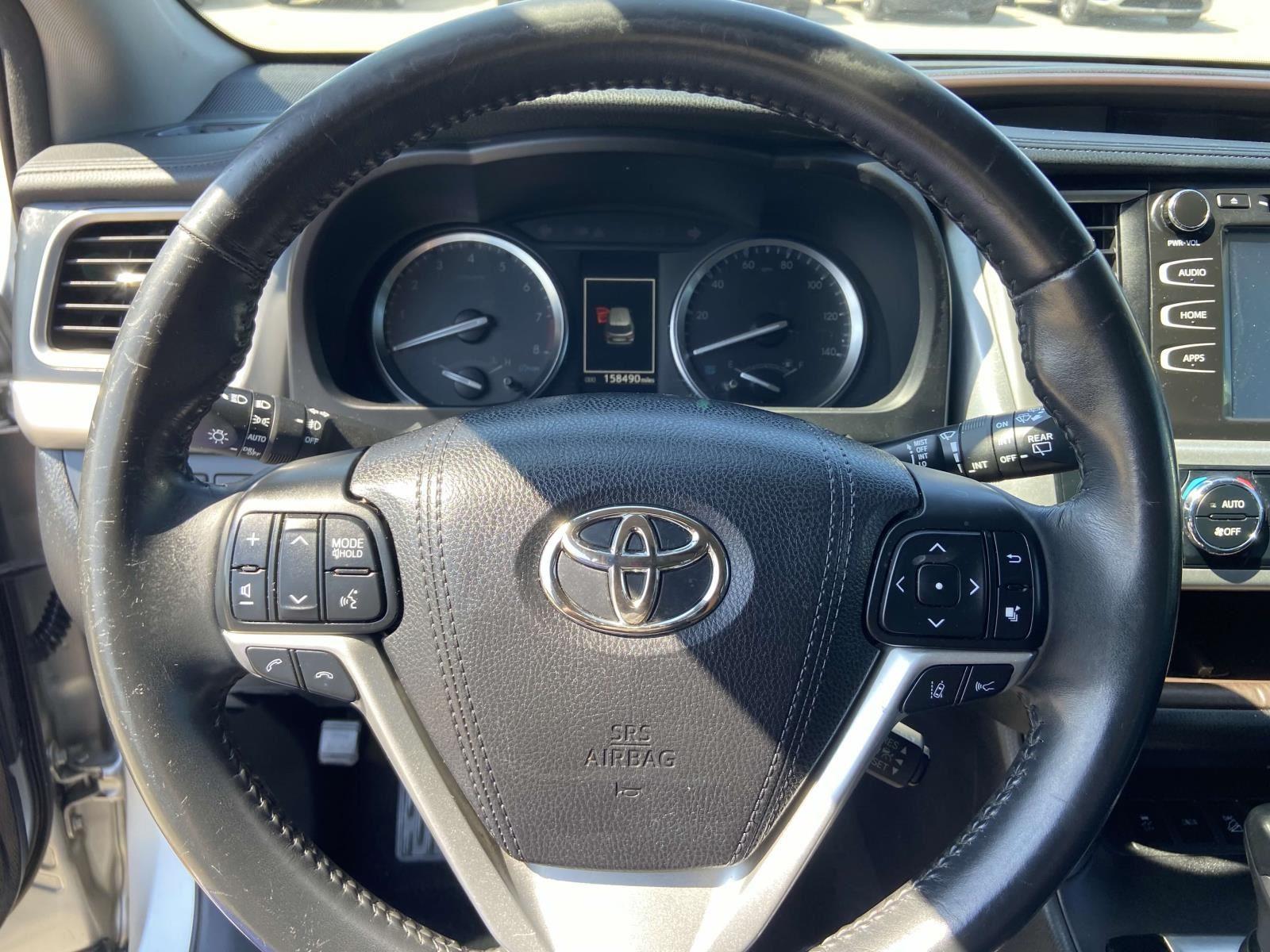 2017 Toyota Highlander XLE photo 20