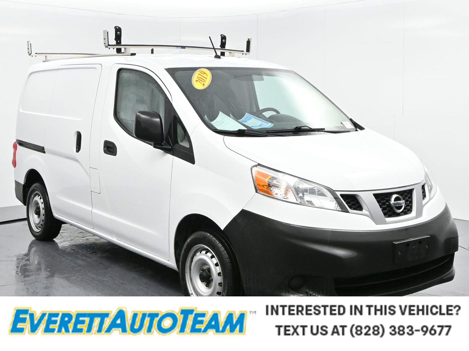2019 Nissan NV200 S's photo