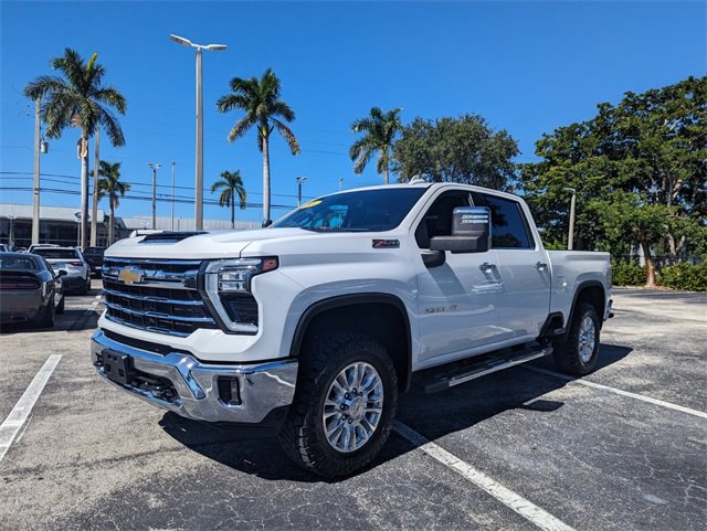 2024 Chevrolet Silverado 2500HD LTZ photo 3
