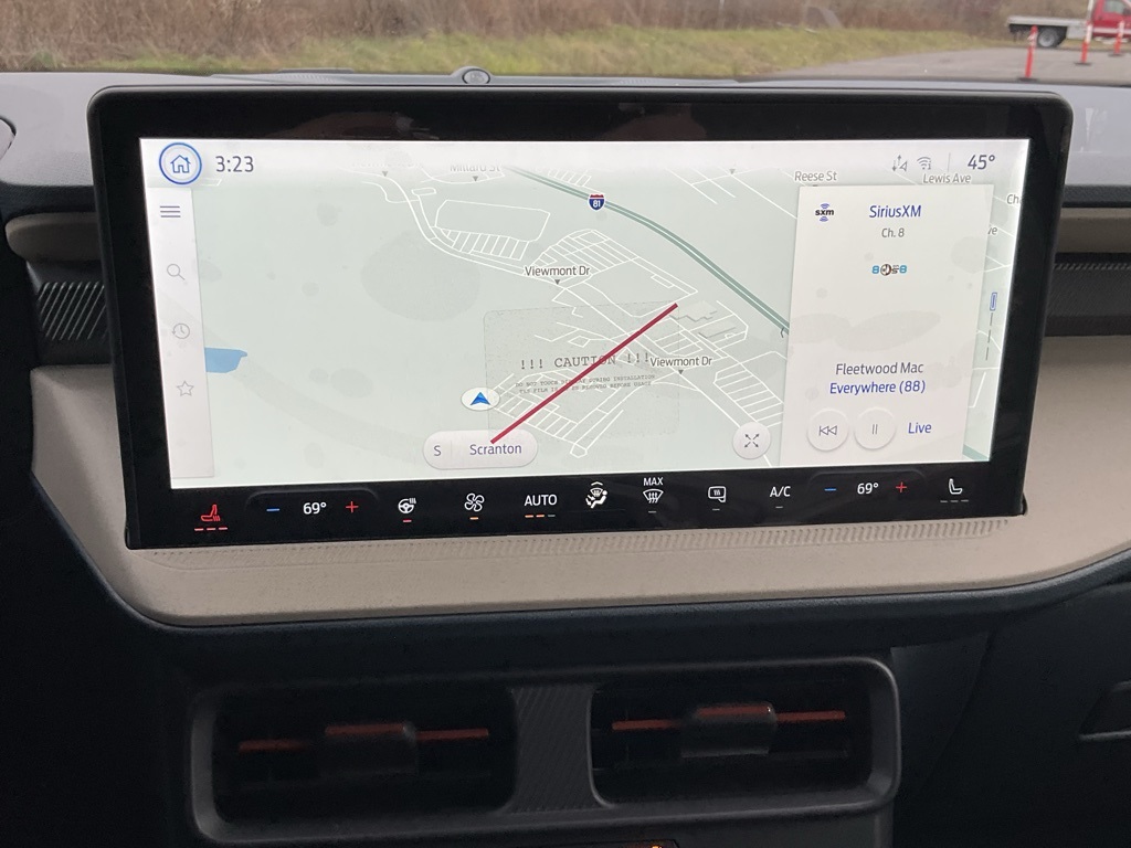 2025 Ford Maverick Lariat photo 2