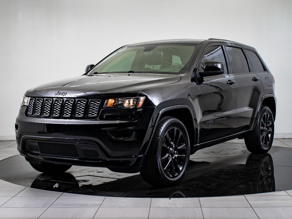 2017 Jeep Grand Cherokee Altitude's photo