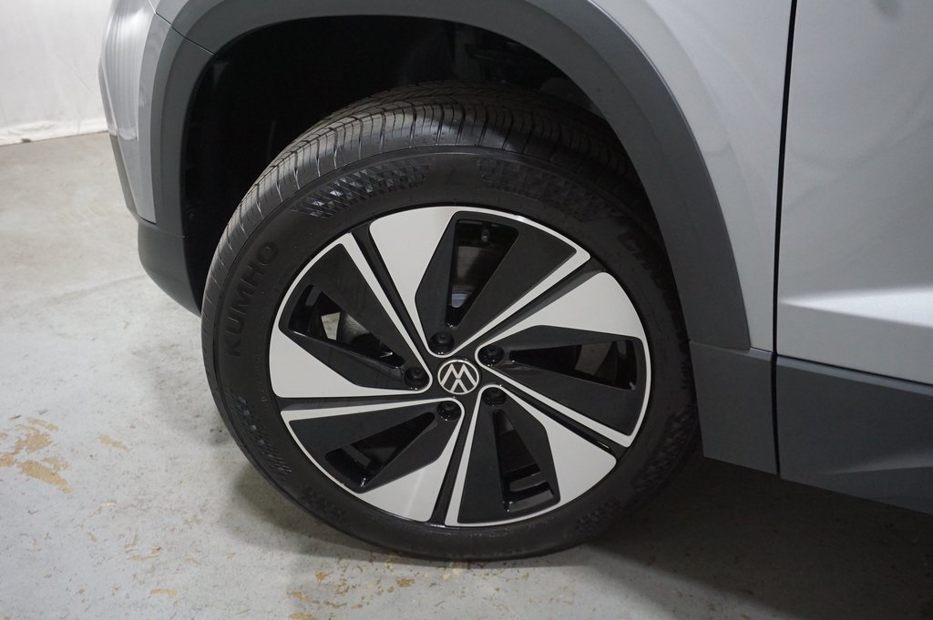 2024 Volkswagen Taos SE photo 24