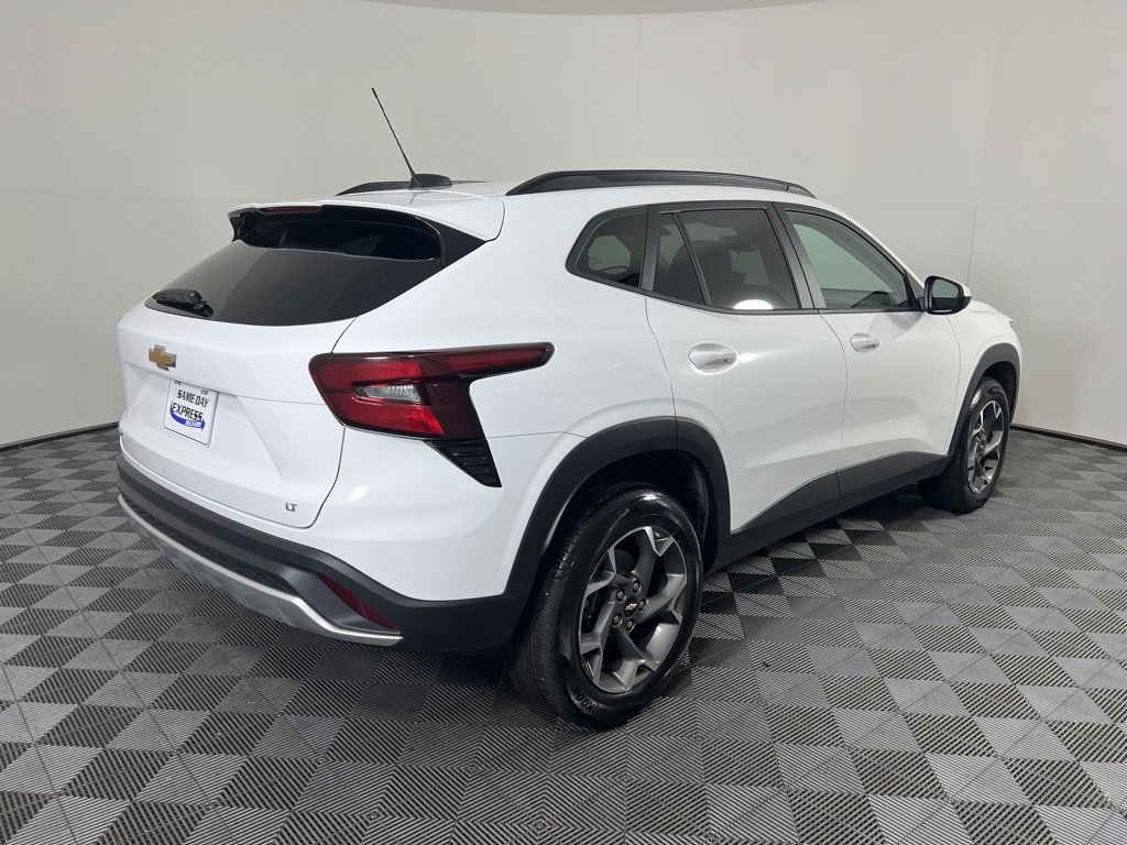 2025 Chevrolet Trax LT photo 21