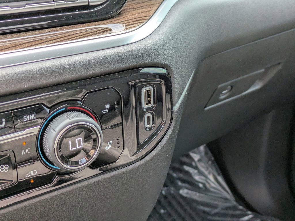 2025 Chevrolet Silverado 2500HD LT photo 21