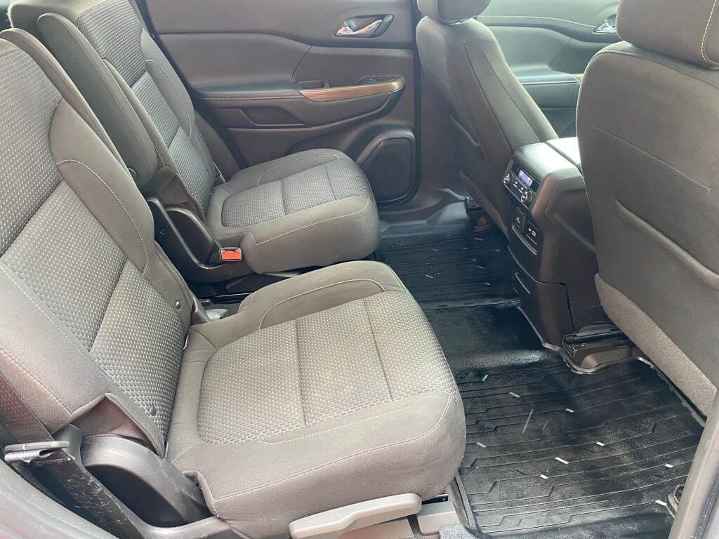 2021 Gmc Acadia SLE photo 19