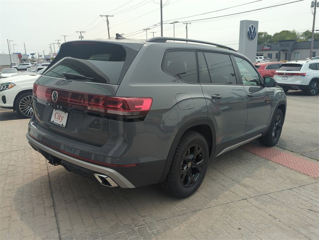 2025 Volkswagen Atlas Peak Edition SE photo 7