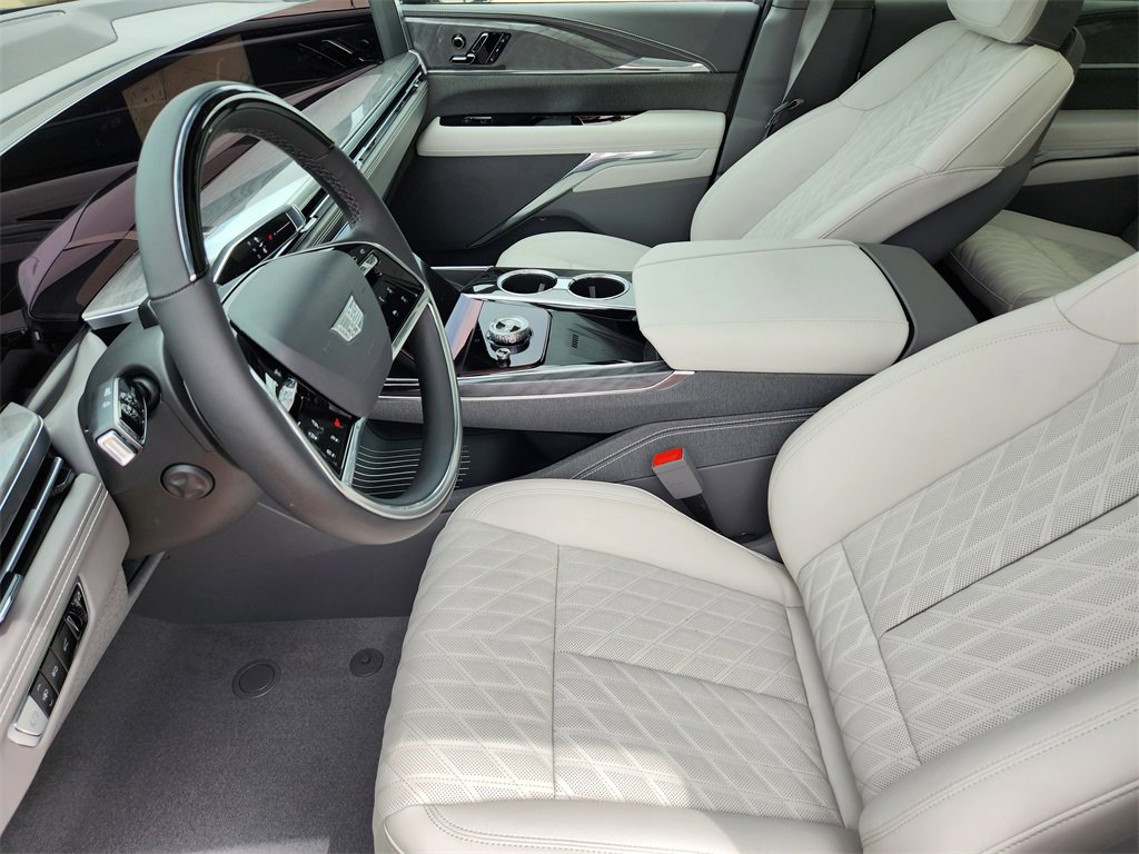 2025 Cadillac Escalade IQ Luxury photo 13