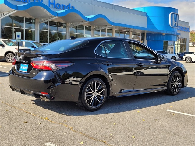 2023 Toyota Camry SE photo 3