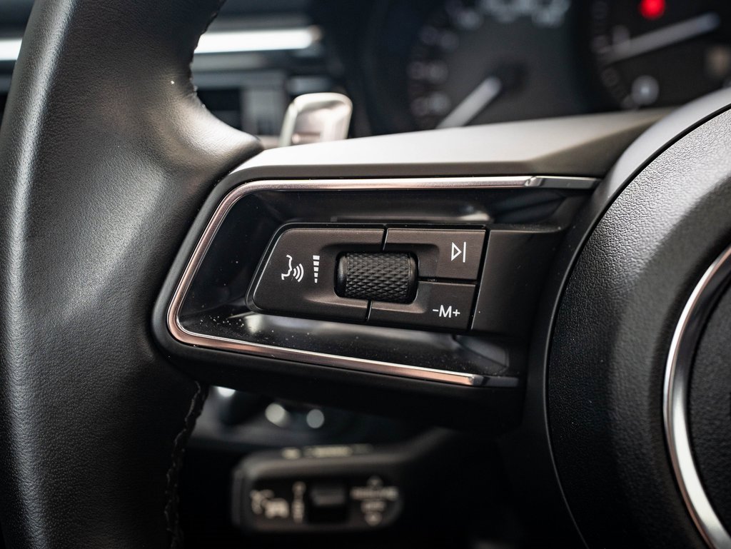 2024 Porsche Macan T photo 22