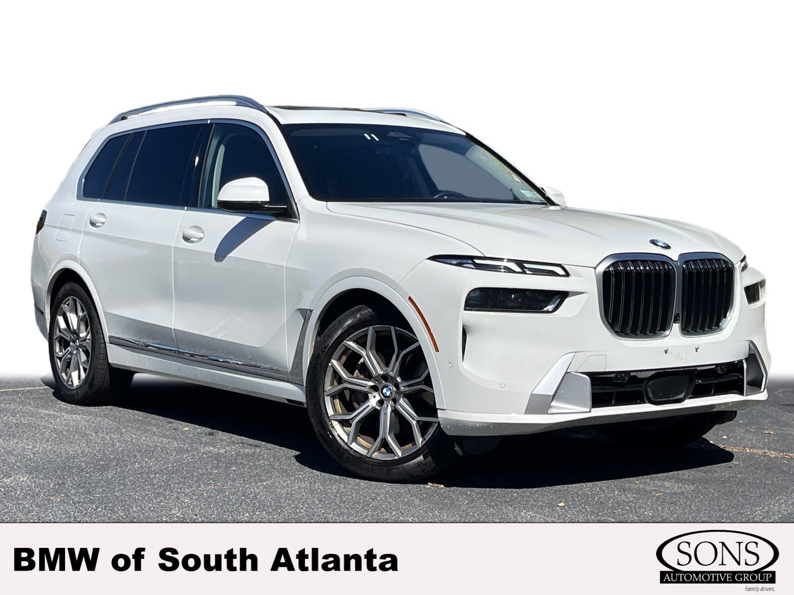 2023 BMW X7 40i's photo