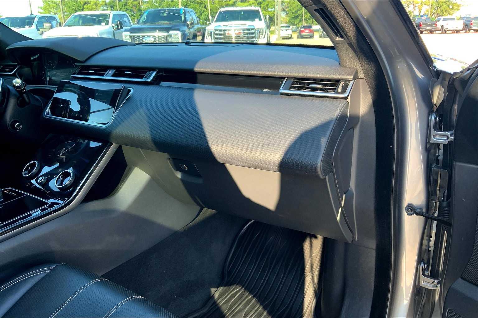2020 Land Rover Range Rover Velar R-Dynamic S photo 17