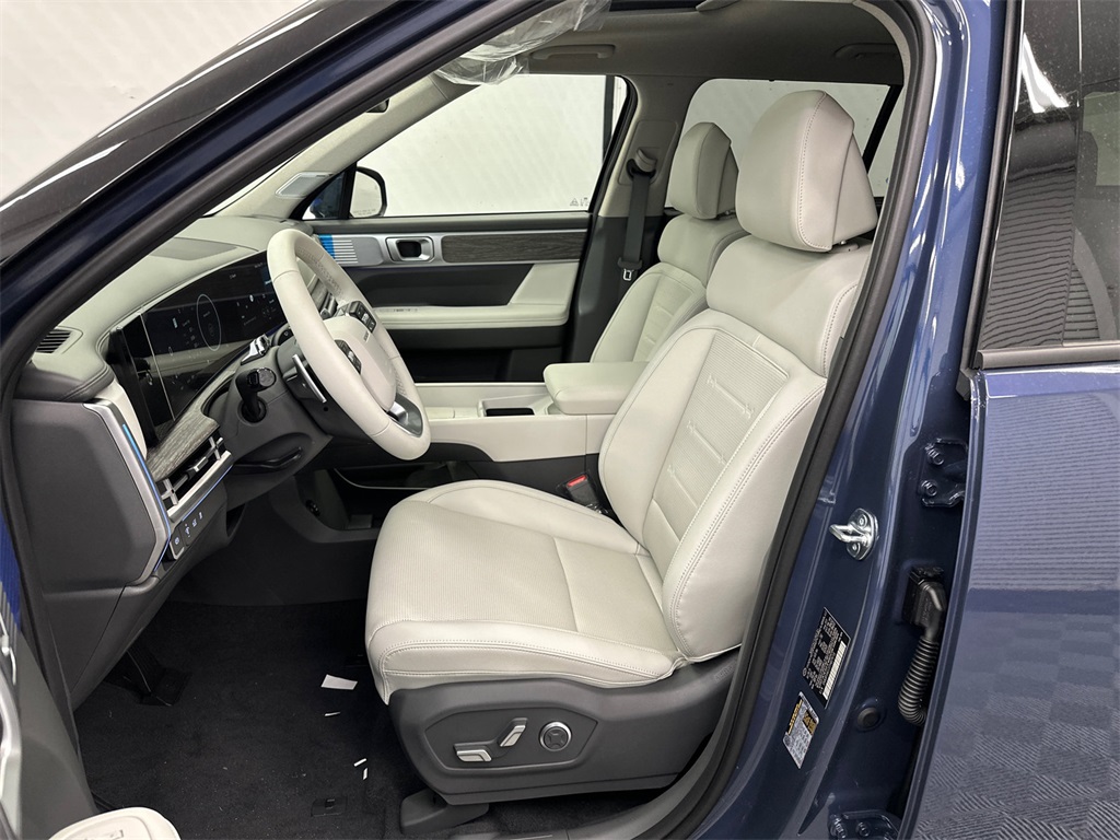 2026 Hyundai Santa Fe Limited photo 9