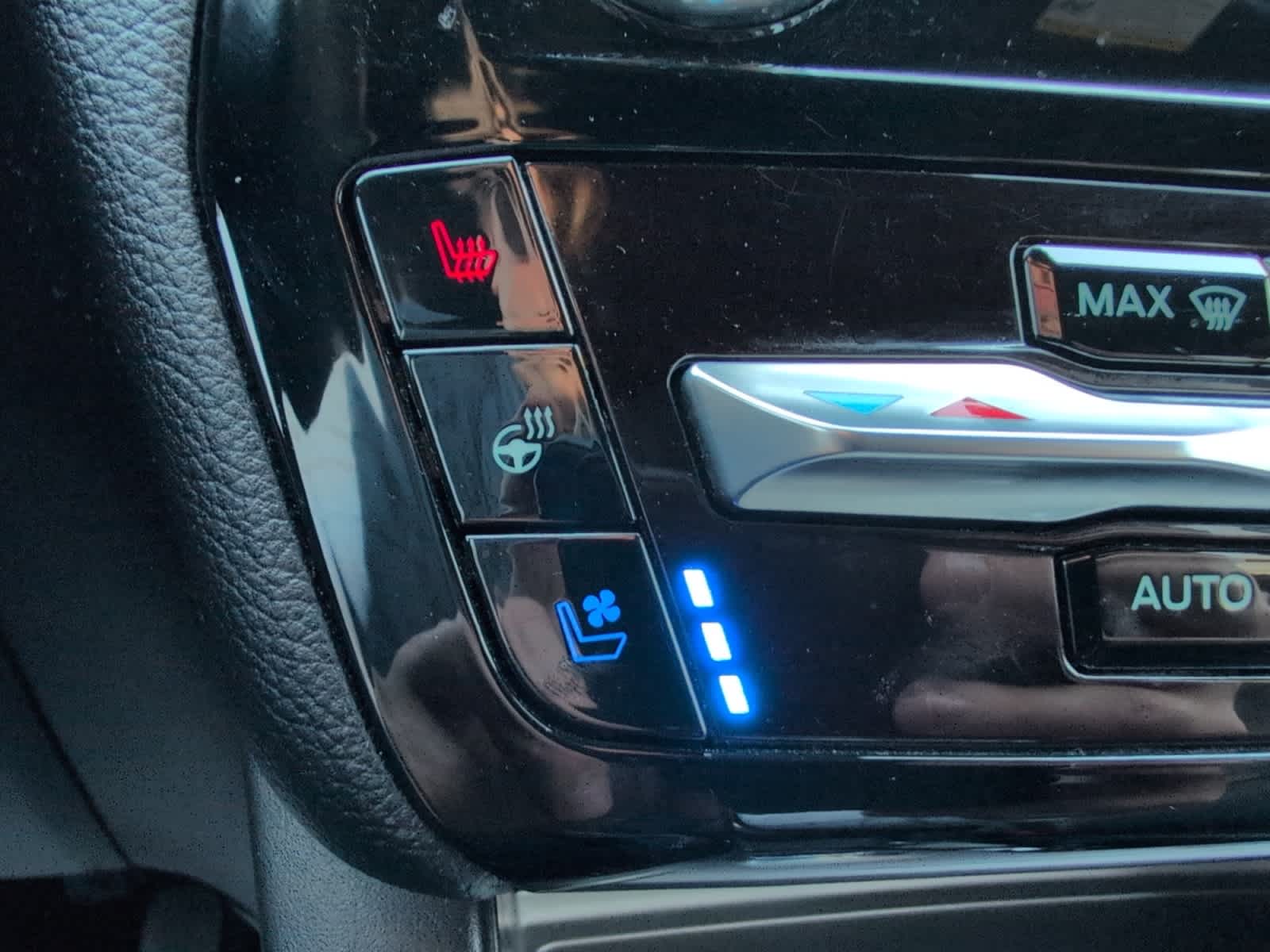 2022 Ford Explorer ST photo 19
