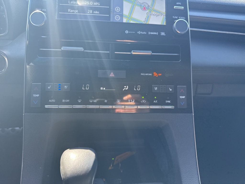 2019 Toyota Avalon XLE XSE Touring Limited photo 11