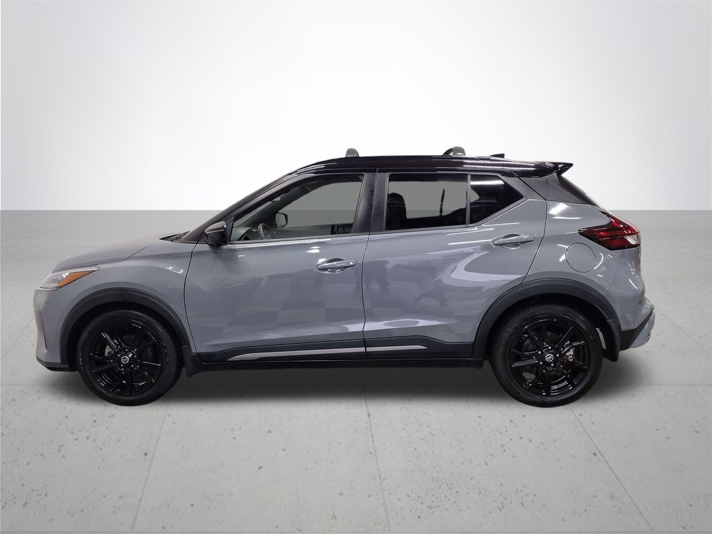 2021 Nissan Kicks SR photo 10