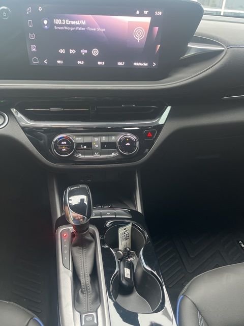2025 Buick Envista ST photo 10