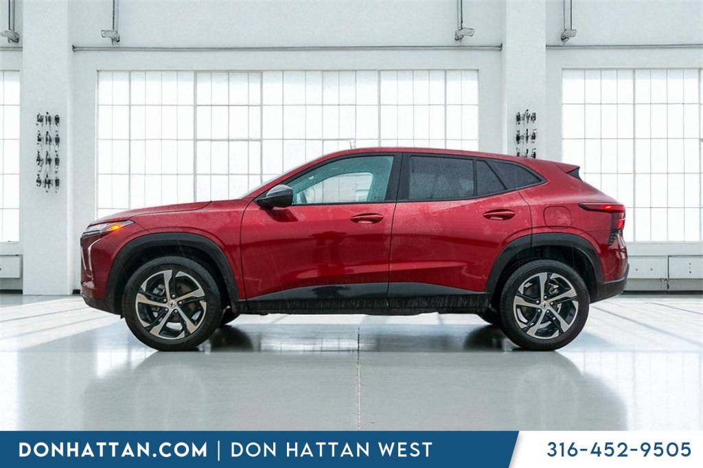 2024 Chevrolet Trax photo 2