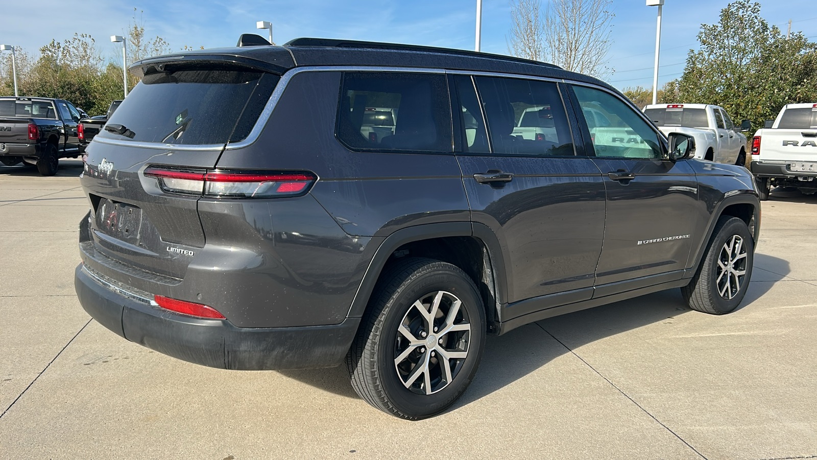 2024 Jeep Grand Cherokee Limited photo 2
