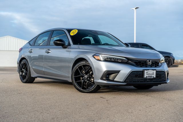 2024 Honda Civic Hatchback Sport's photo