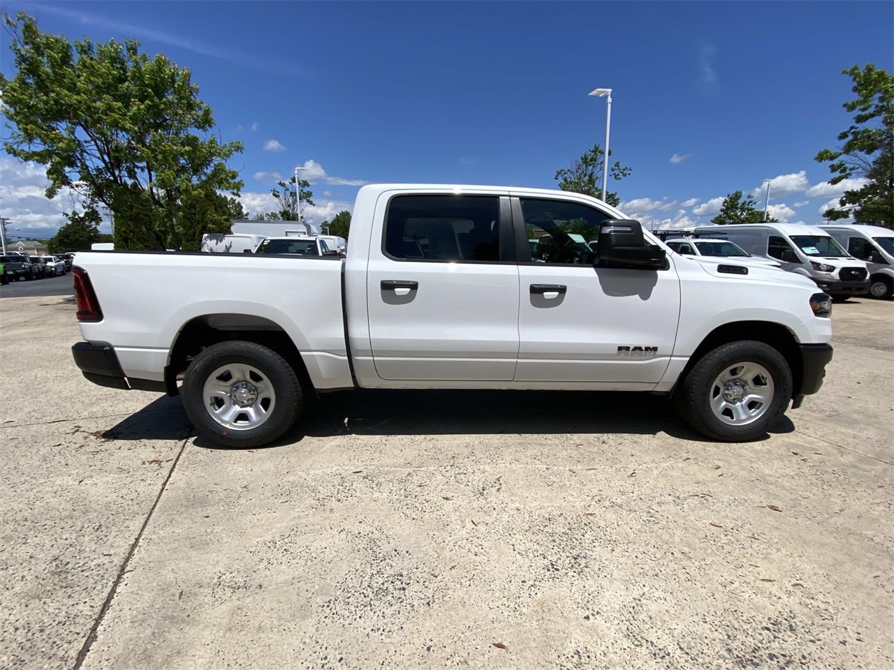 2025 Ram 1500 Tradesman photo 9