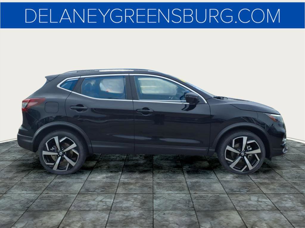 2022 Nissan Rogue Sport SL photo 2