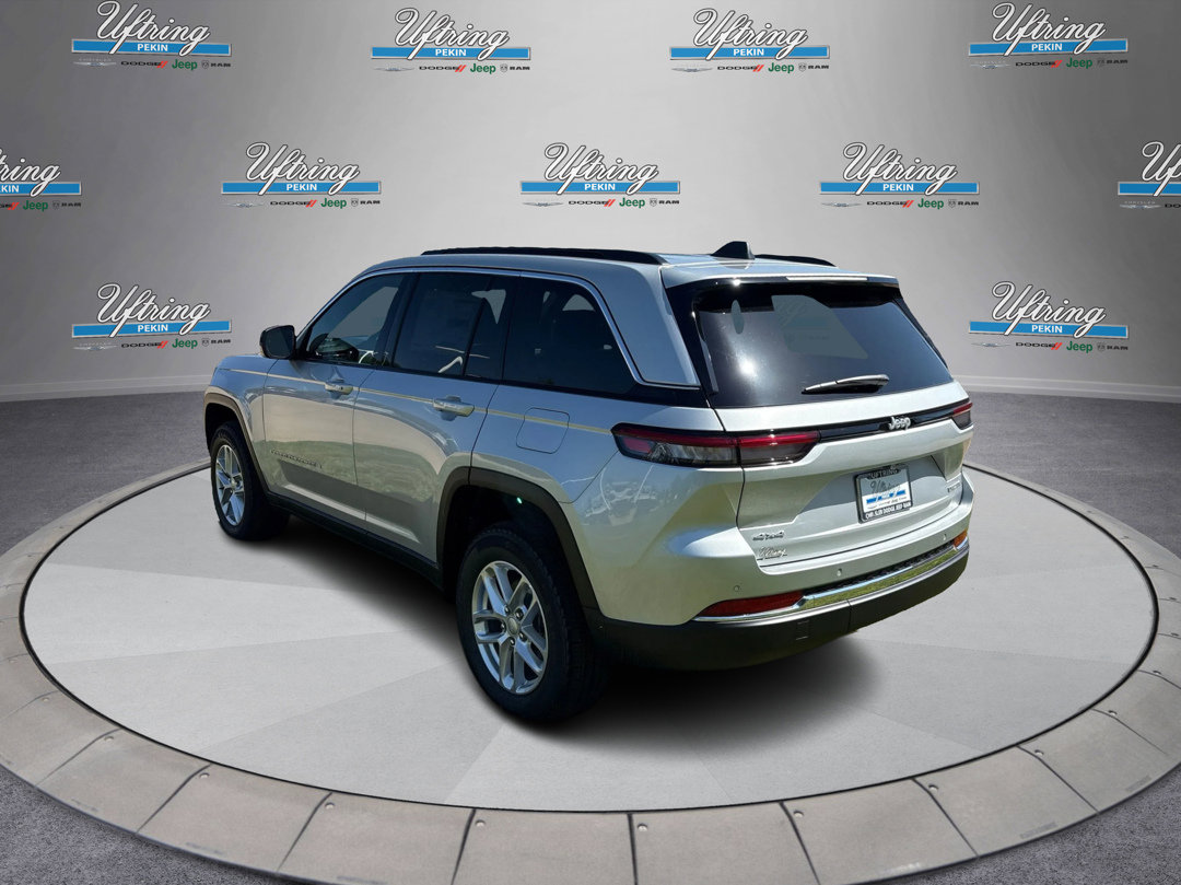 2025 Jeep Grand Cherokee Laredo X photo 4