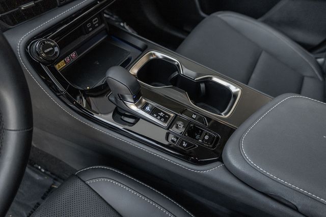 2025 Lexus NX 350h Premium photo 10