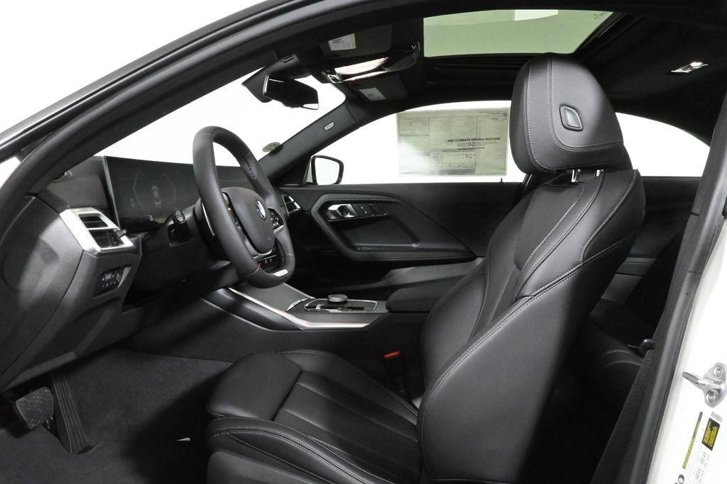 2025 Bmw 230i 230i xDrive photo 3
