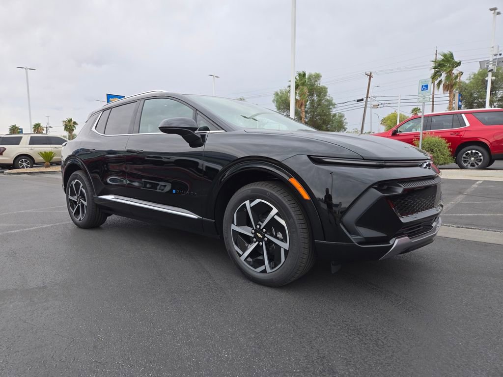 2025 Chevrolet Equinox EV LT's photo