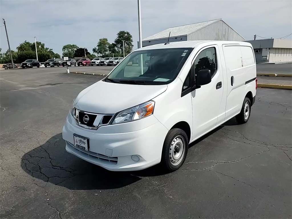 2021 Nissan NV200 S photo 2