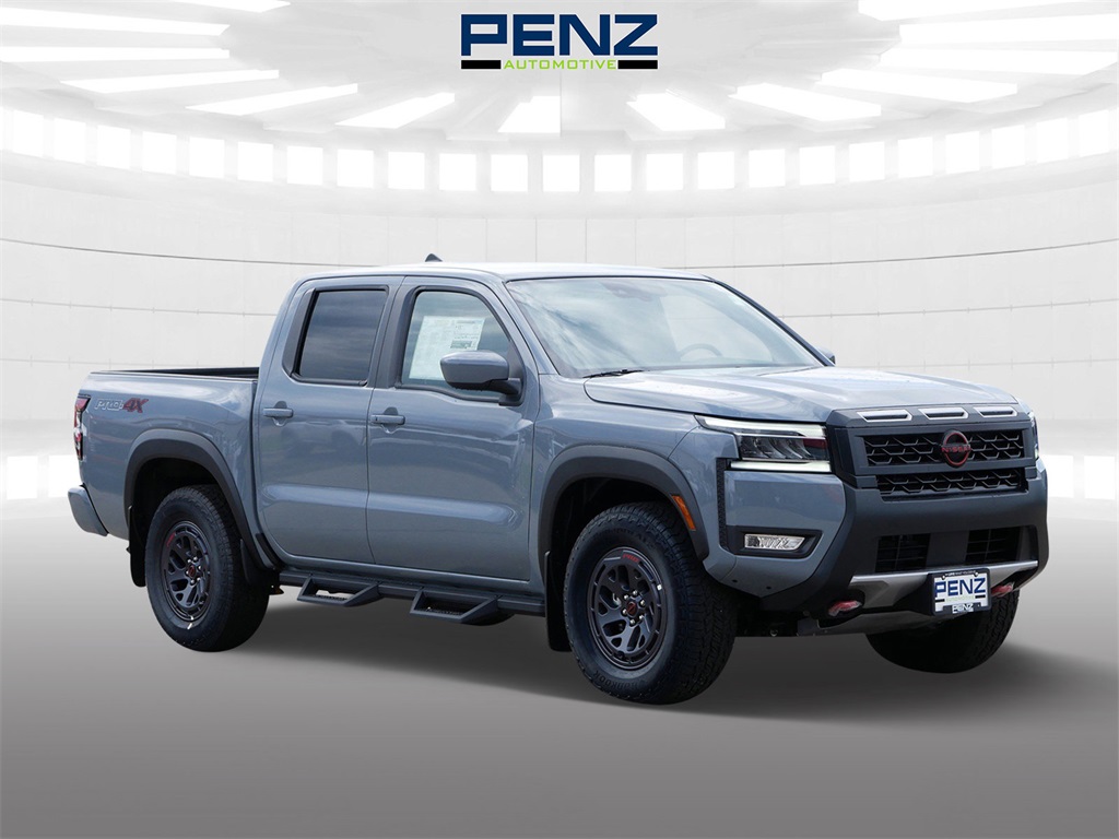 2025 Nissan Frontier PRO-4X's photo