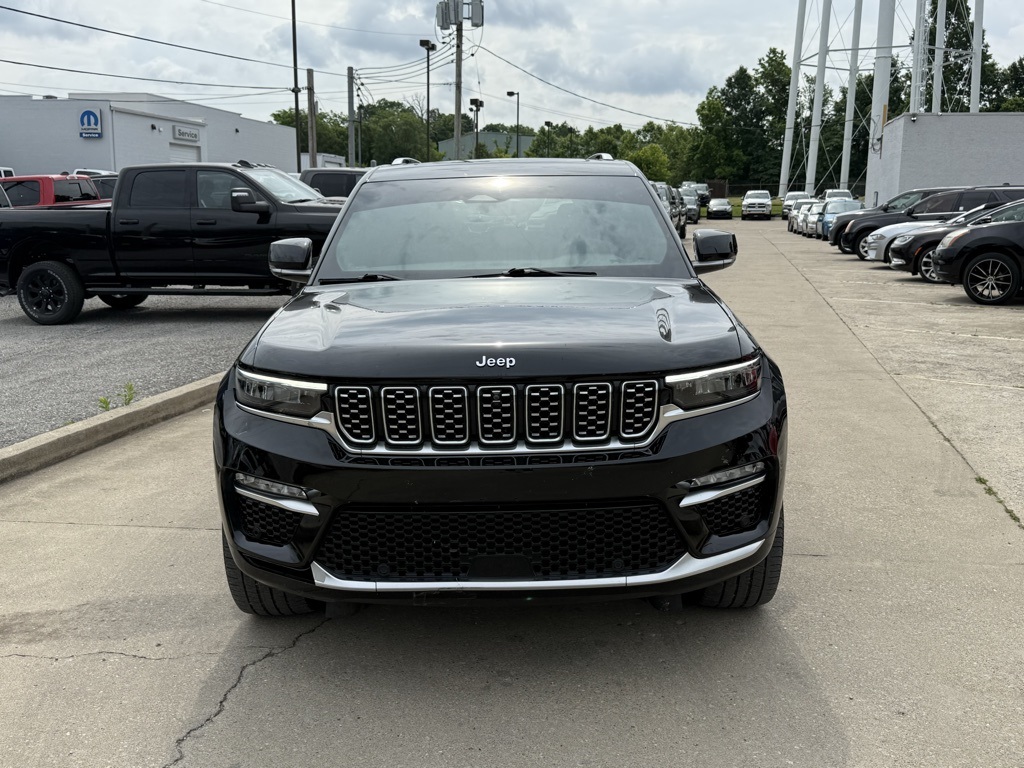 2023 Jeep Grand Cherokee Summit photo 3