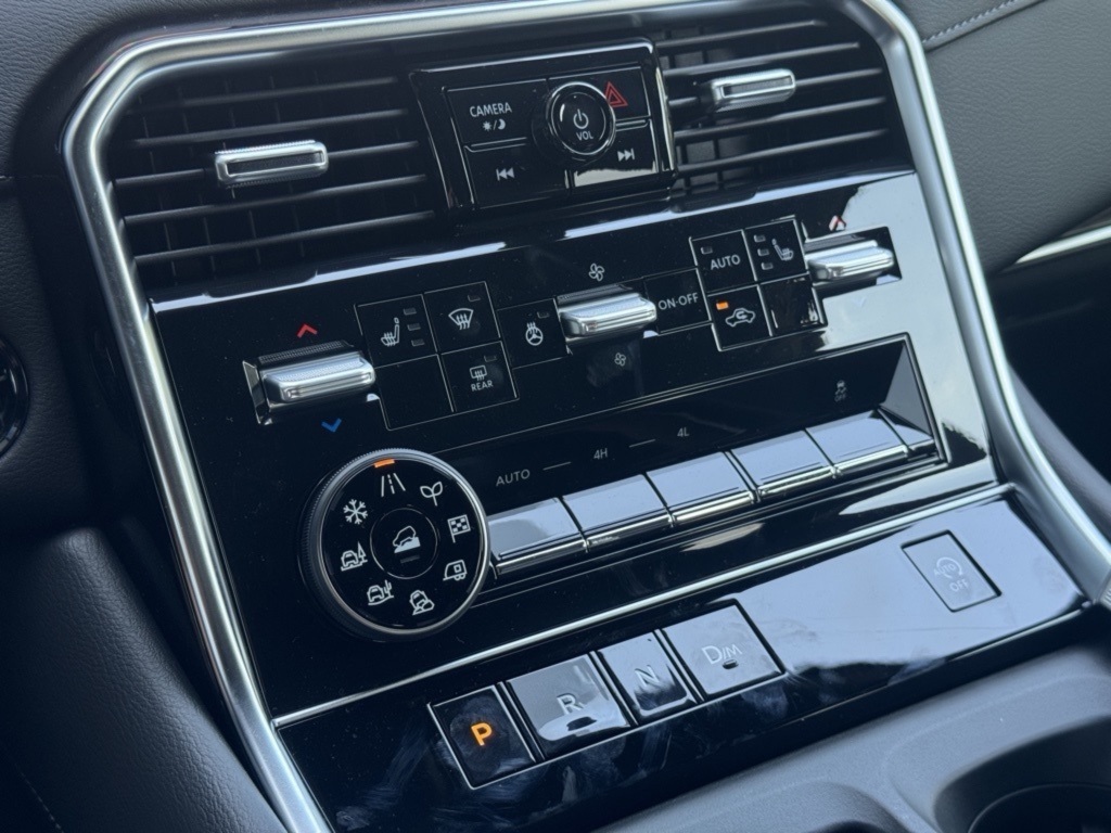2026 Nissan Armada SL photo 11