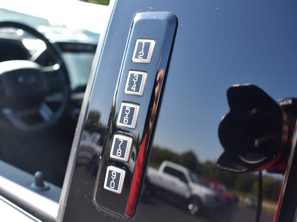 2022 Ford F-150 Lariat photo 17