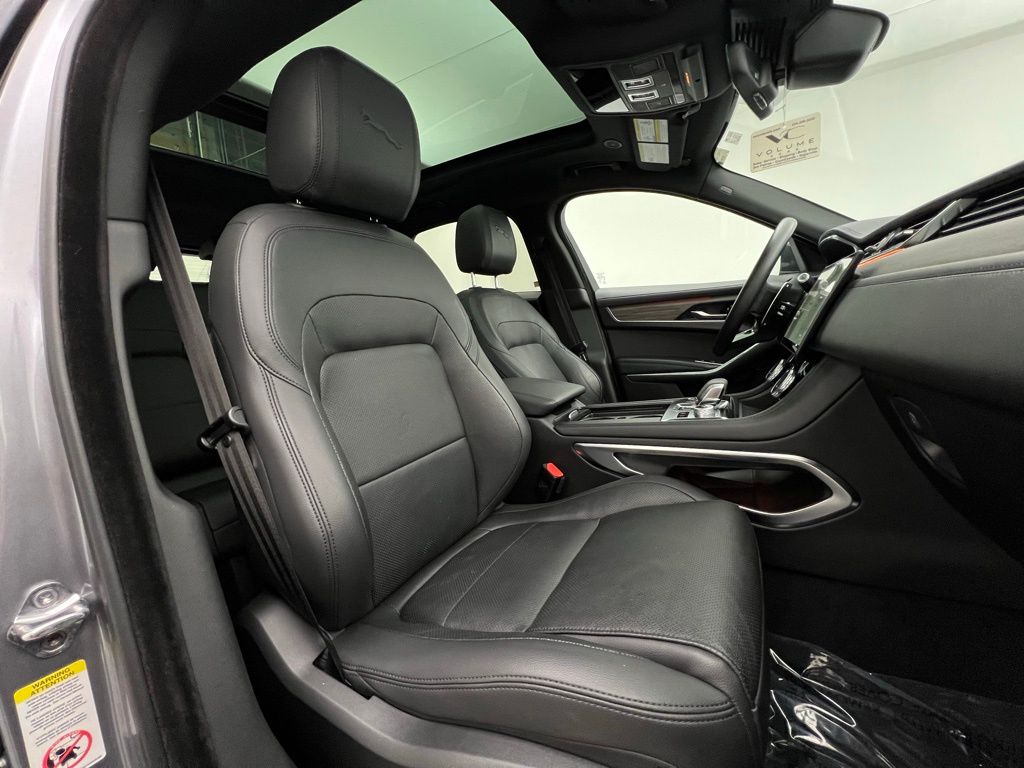 2022 Jaguar F-PACE P250 S photo 15