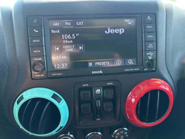 2018 Jeep Wrangler Unlimited Sahara photo 14