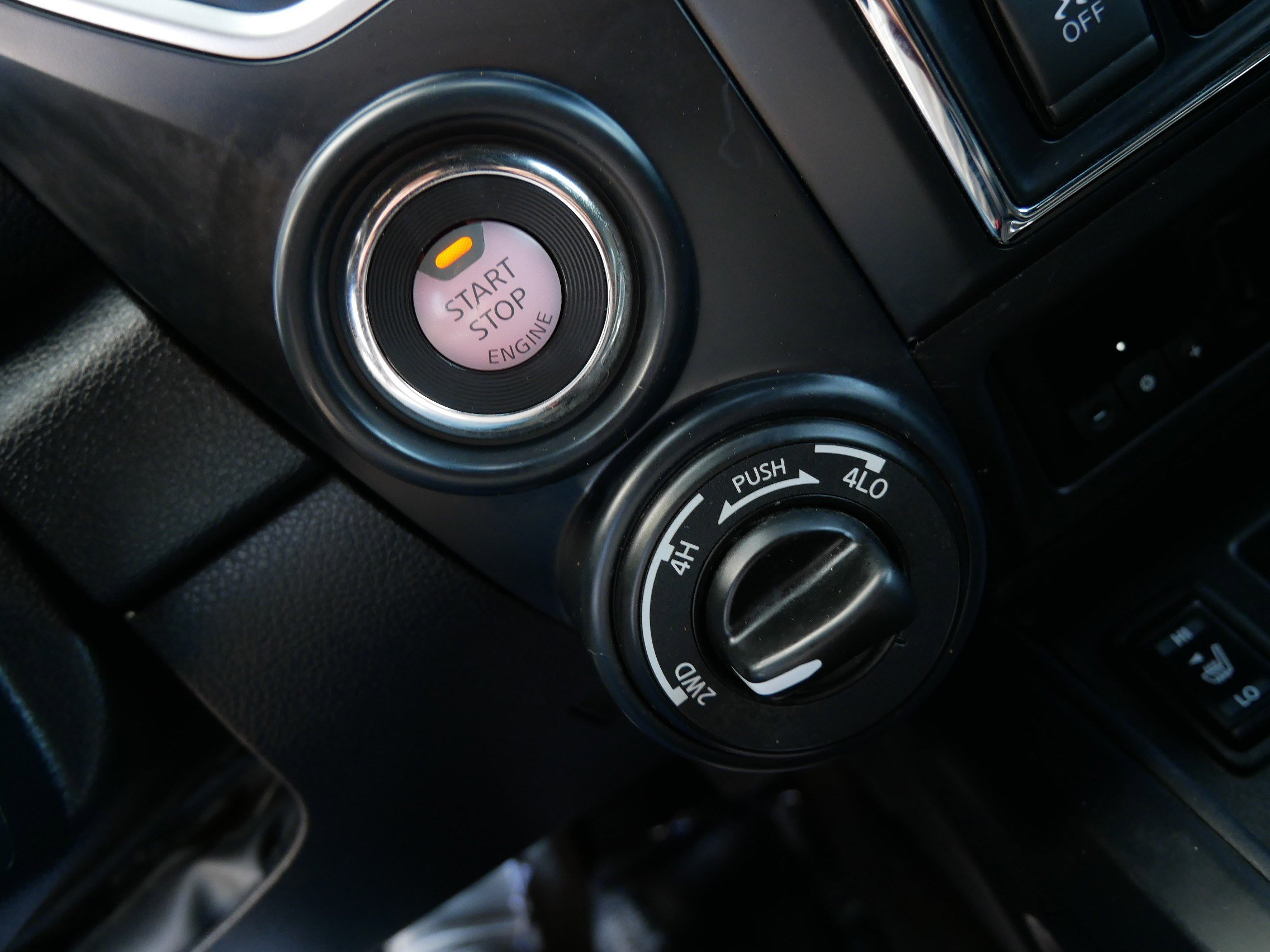 2018 Nissan Titan SV photo 26