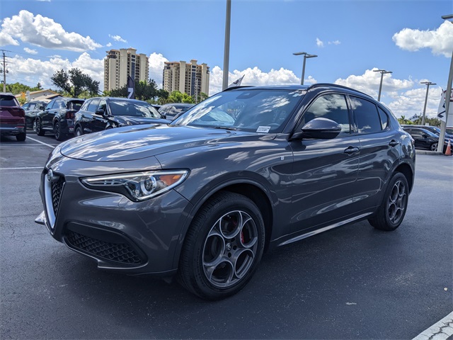 2022 Alfa Romeo Stelvio Ti photo 3