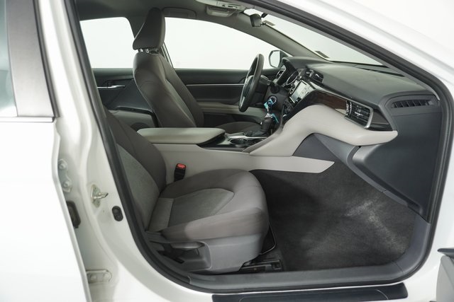 2020 Toyota Camry LE photo 33